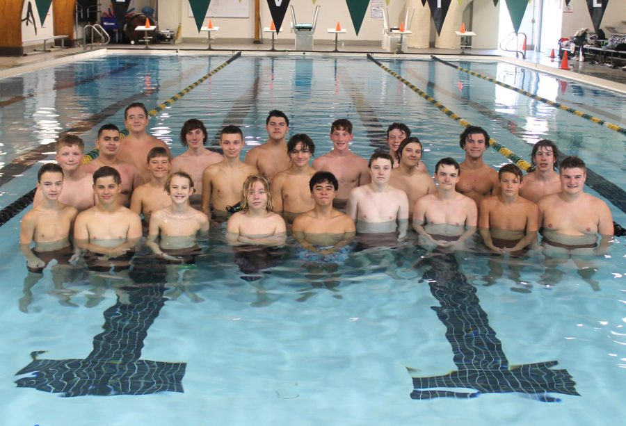 The+Oakville+swim+team+features+a+solid+core+of+returning+upperclassmen+as+well+as+an+influx+of+new+talent%2C+and+an+overall+larger+team+than+previous+years.