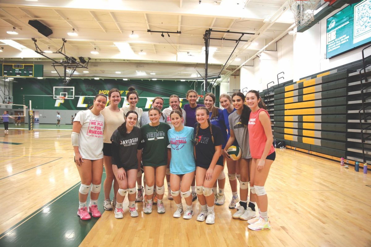 The+2023+Lindbergh+girls+volleyball+team+has+seven+seniors+on+its+roster+and+is+looking+to+put+the+pieces+together+for+a+successful+year.+