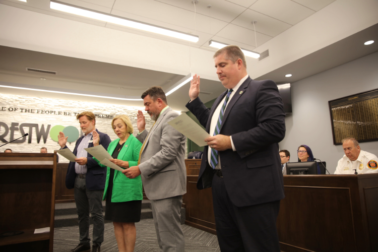 From left, Ward 1 Alderman Jesse Morrison, Ward 2 Alderman Rebecca Now, Ward 4 Alderman John Sebben and Ward 3 Alderman Grant Mabie take their oath of office at the Crestwood Board of Aldermen’s April 23 meeting, pictured above. The four aldermen were elected in the recent April 2 municipal election. Now is a newcomer to the board, taking term-limited Justin Charboneau’s seat, while Morrison, Sebben and Mabie are incumbents.