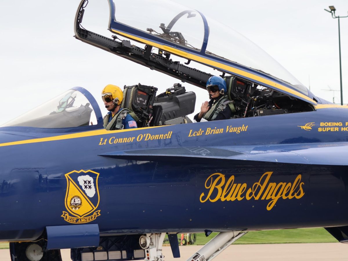 Washington Middle School teacher takes flight with Blue Angels
