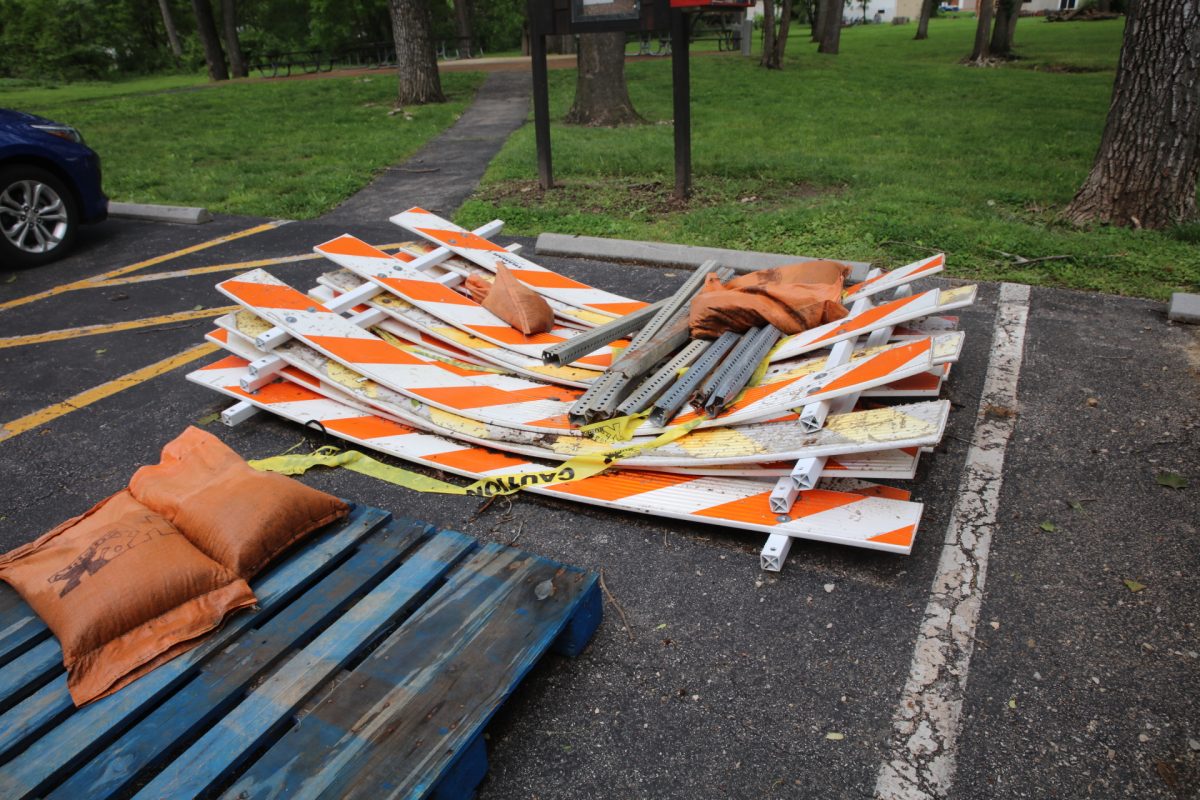 The recently discarded caution sigange.