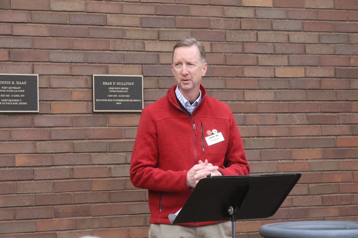 Crestwood Mayor Scott Shipley delivered a short address at the ceremony, in which he thanked and honored veterans.