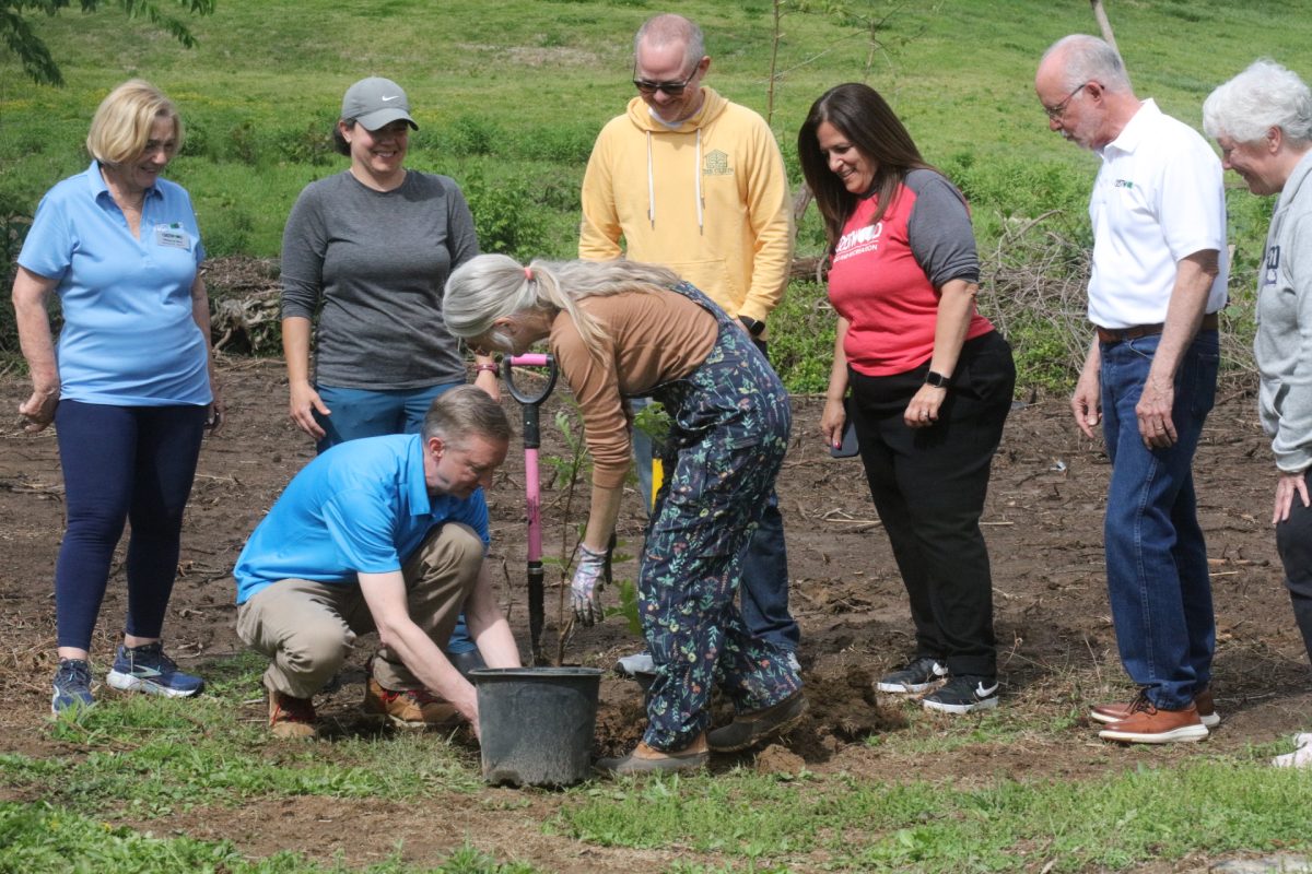 Crestwood's Arbor Day Tree Planting Ceremony at Crestwood Park on April 24. From left to right standing: Ward 2 Alderperson Rebecca Now, Beautify Crestwood's Missi Strohmayer, Recreation Manager Phil Lanio, Parks Director Eilien Ramirez, Ward 3 Alderman Greg Hall and Amy Shipley. From left to right kneeling: Mayor Scott Shipley and Conservation Consultant Angie Weber.