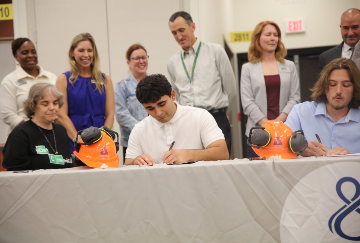 Lindbergh's Sadeq Alyasseri (left) and Mehlville's Deagan Giannas (right)