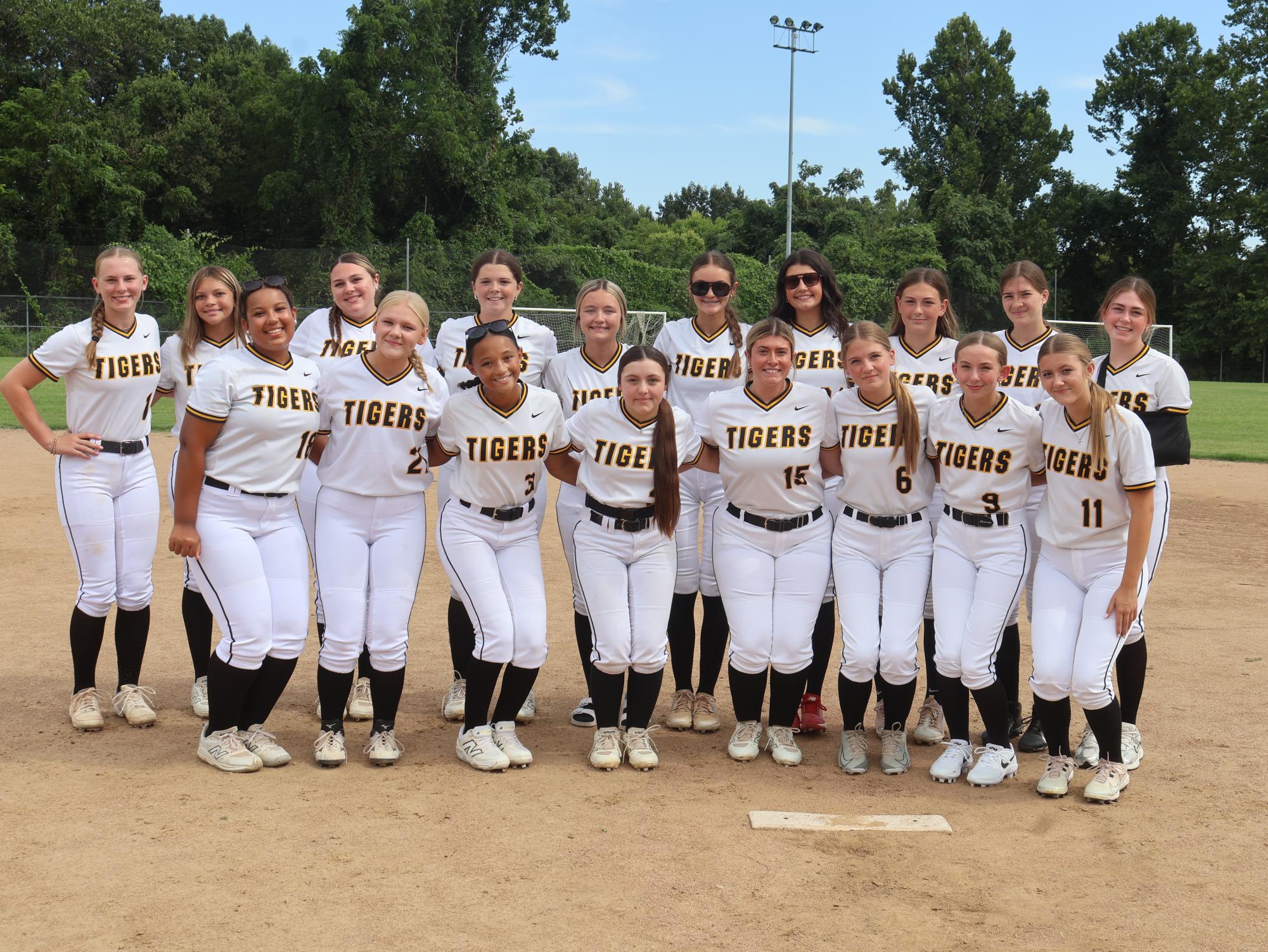 Louis Kitchen Oakville softball heads into season optimistic – St. Louis Call Newspapers