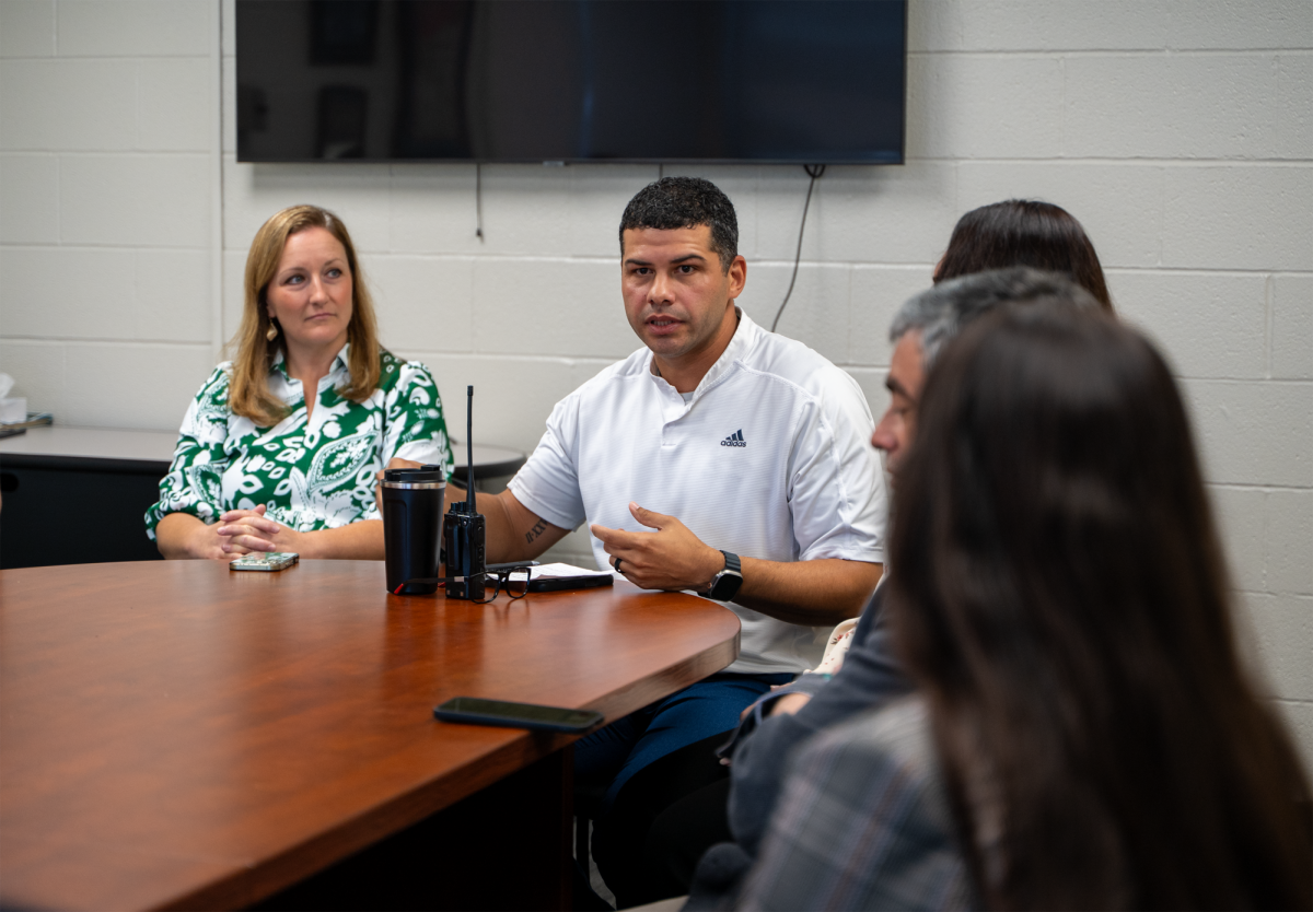 Chilean educators met with educators and administrators from the Bayless School District. Photo courtesy of Stephen Terrill. 