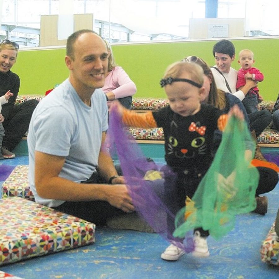 Peek-a-boo: St. Louis County Library celebrates first birthday of Born to Read program