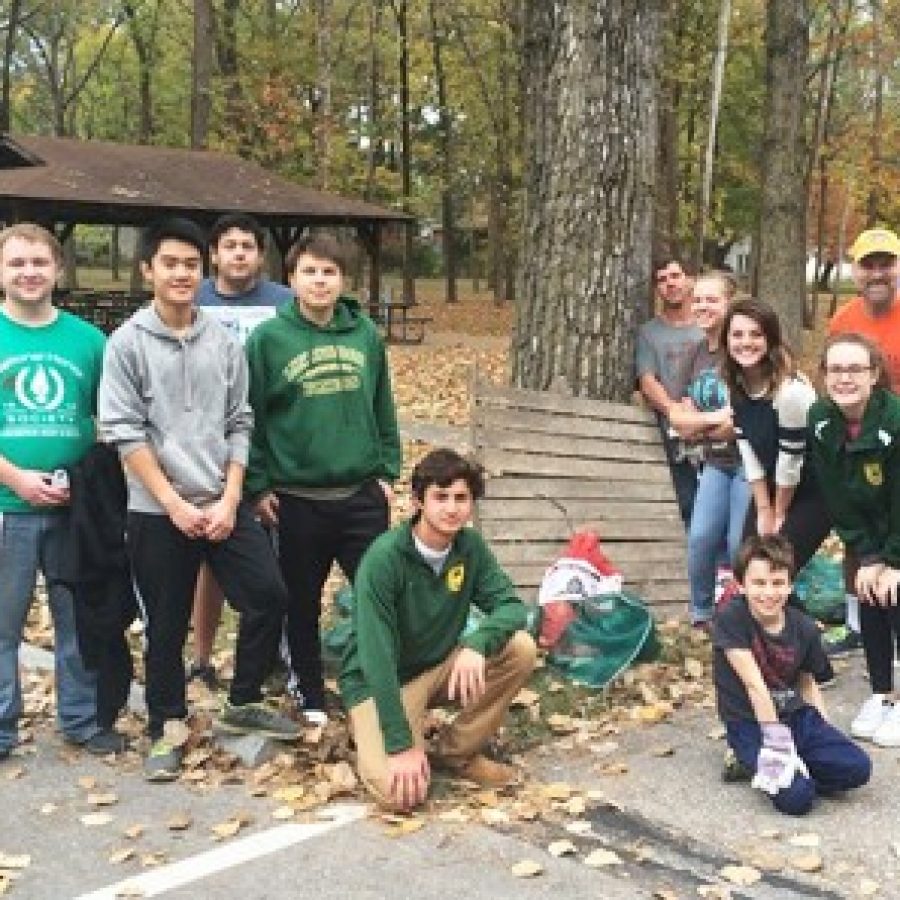 Lindbergh High students clean up Gravois Creek