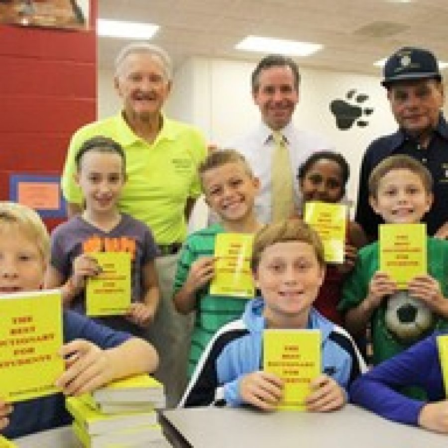 Mehlville Optimists distribute dictionaries to Rogers students