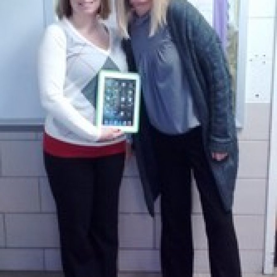 Rogers Middle School teachers awarded $15,000 for touch-pad technology