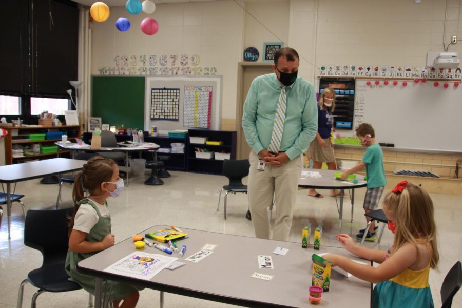 Lindbergh Schools Superintendent Tony Lake check in with new kindergarten students at Long Elementary School on the first day of school in 2020.