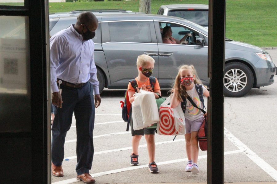 Lindberghs Kennerly Elementary Principal DeAndre Thomas welcomes back some of the K-3 students who started class on Aug. 27, 2020. 