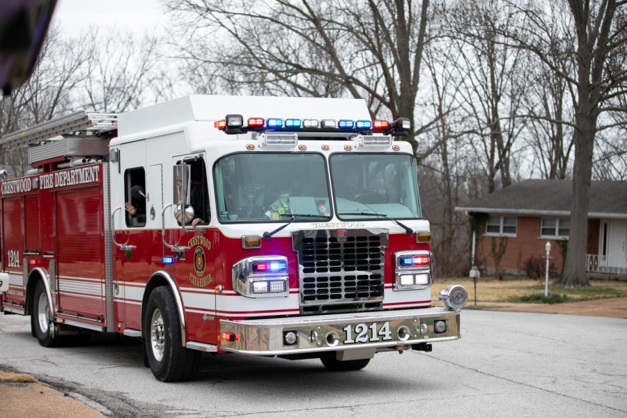 Crestwood+firetrucks+and+emergency+vehicles+led+the+three-block+parade+route+at+the+2020+Christmas+in+Crestwood+parade.