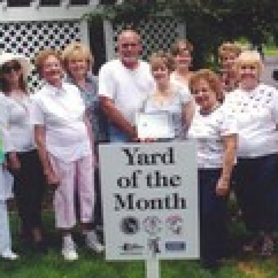 Yard of the Month Award presented