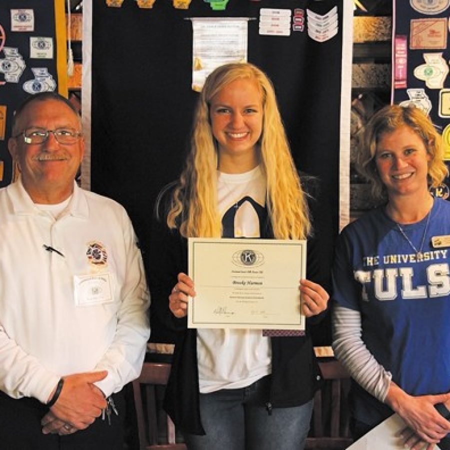 Crestwood-Sunset Hills Kiwanis Club honors Lindbergh student