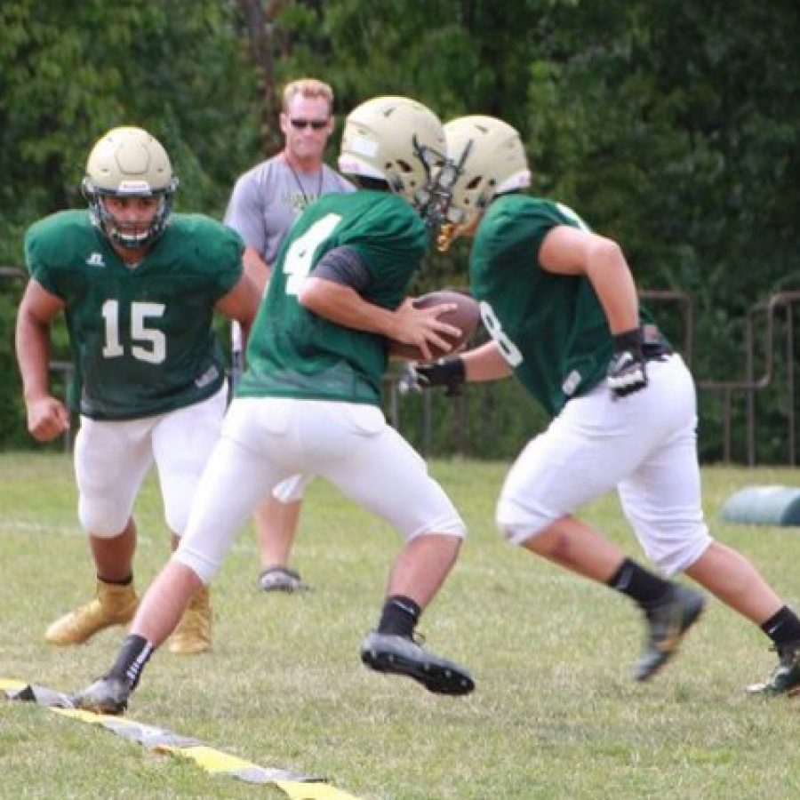 The Lindbergh team scrimmages before its third win two weeks ago.
