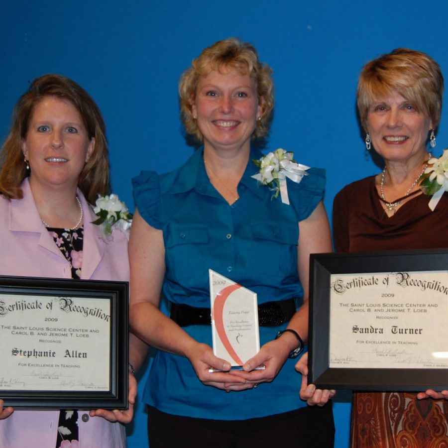 Mehlville+School+District+teachers%2C+from+left%2C+Stephanie+Allen%2C+Tammy+Popp+and+Sandra+Turner+are+pictured+at+the+awards+ceremony+for+the+2009+St.+Louis+Sci-ence+Center%2FCarol+B.+and+Jerome+T.+Loeb+Prize+for+Excellence+in+Teaching+Sci-ence+and+Mathematics.+Popp+was+recognized+as+the+winner+of+the+Loeb+Prize+while+Allen+and+Turner+were+two+of+the+five+award+finalists.